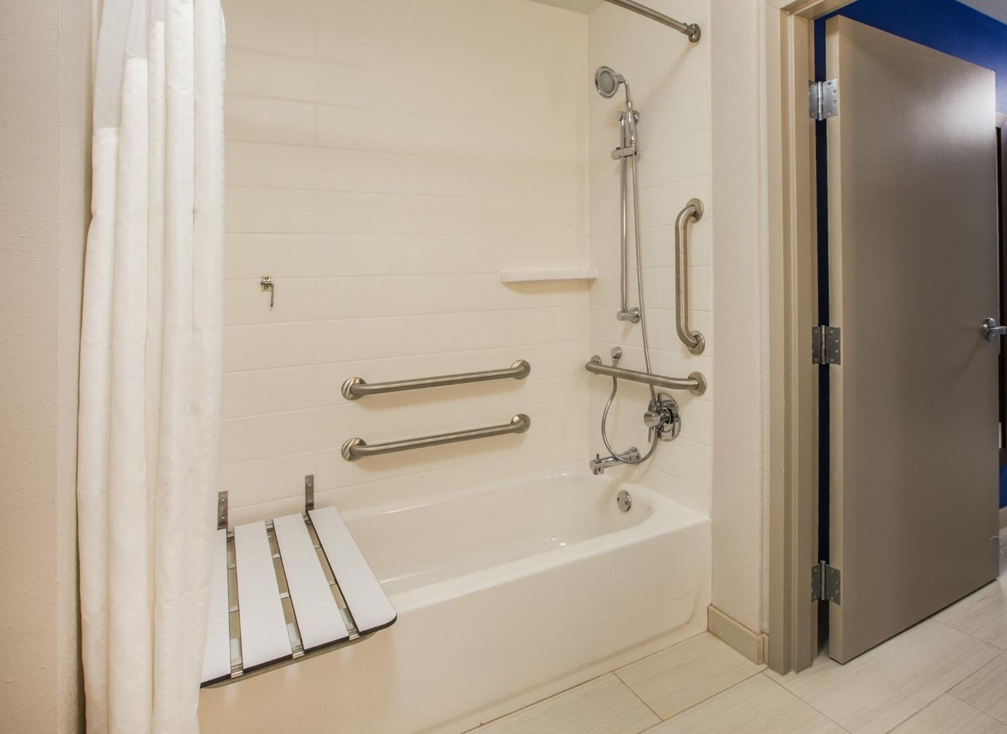 Holiday Inn Express & Suites Buford - Mall Of Georgia By Ihg מראה חיצוני תמונה